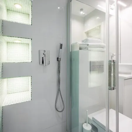 Mokotow Madalinskiego Paris Apartment Warsaw